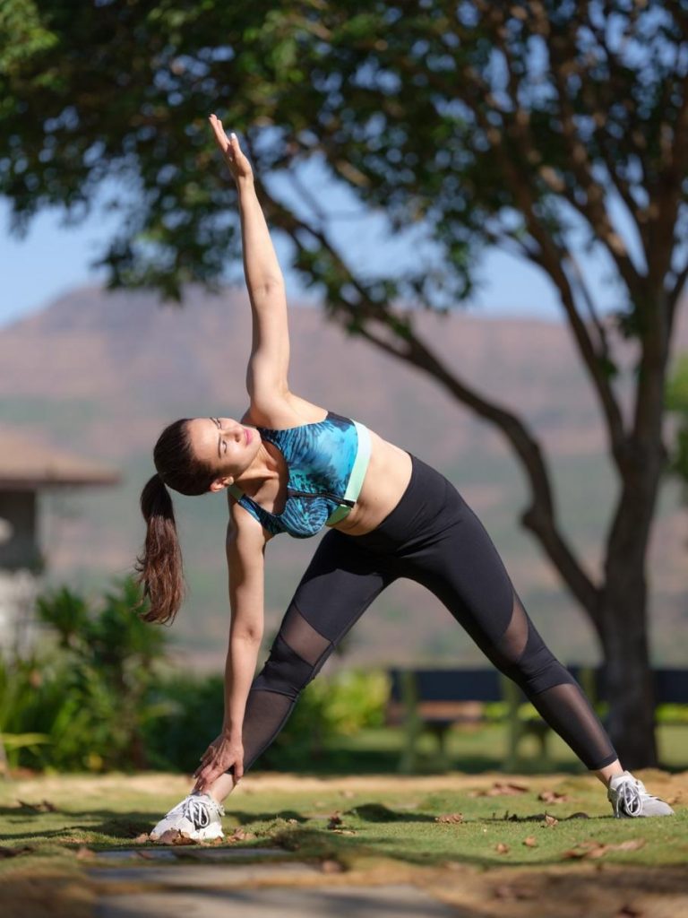 Triangle pose (Trikonasana)